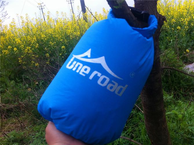 户外防水袋选购指南 从10L到45L，乐欣户外用品全面解析